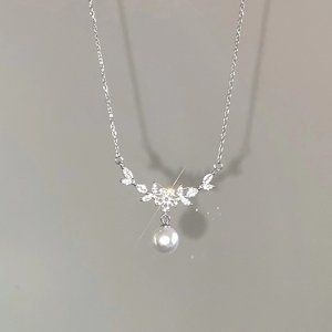 Garland Pearl Necklace
